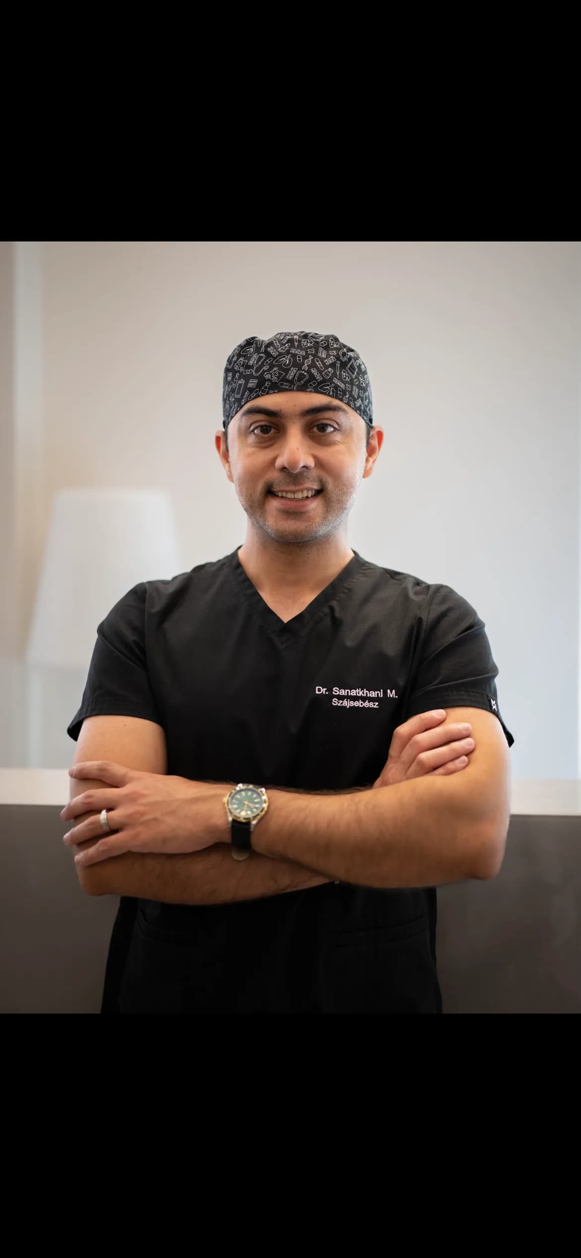 Dr. Sanatkhani Mohammad, szájsebész és implantológus